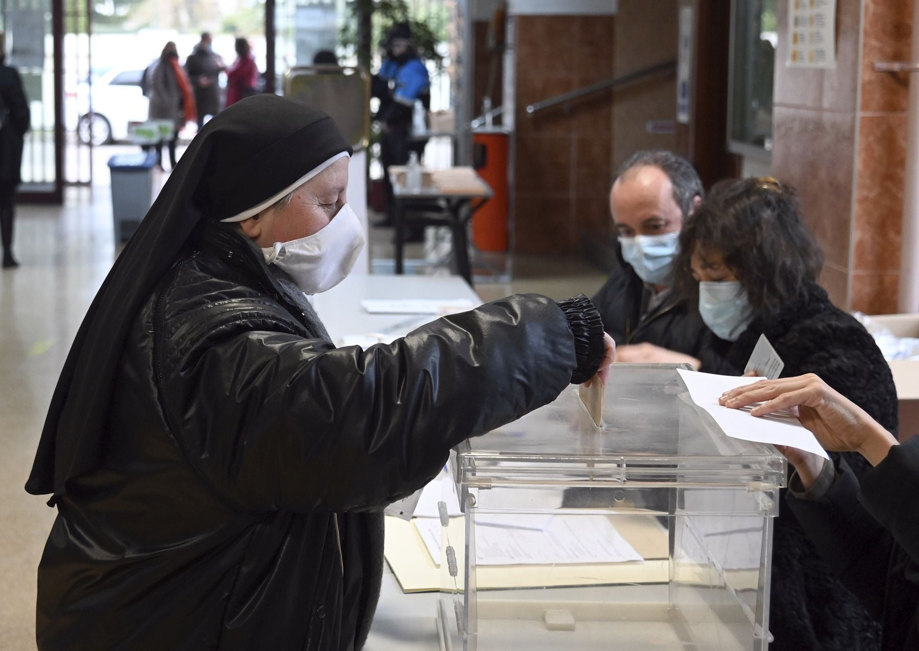 Fotos: Constituidas las mesas electorales de Burgos