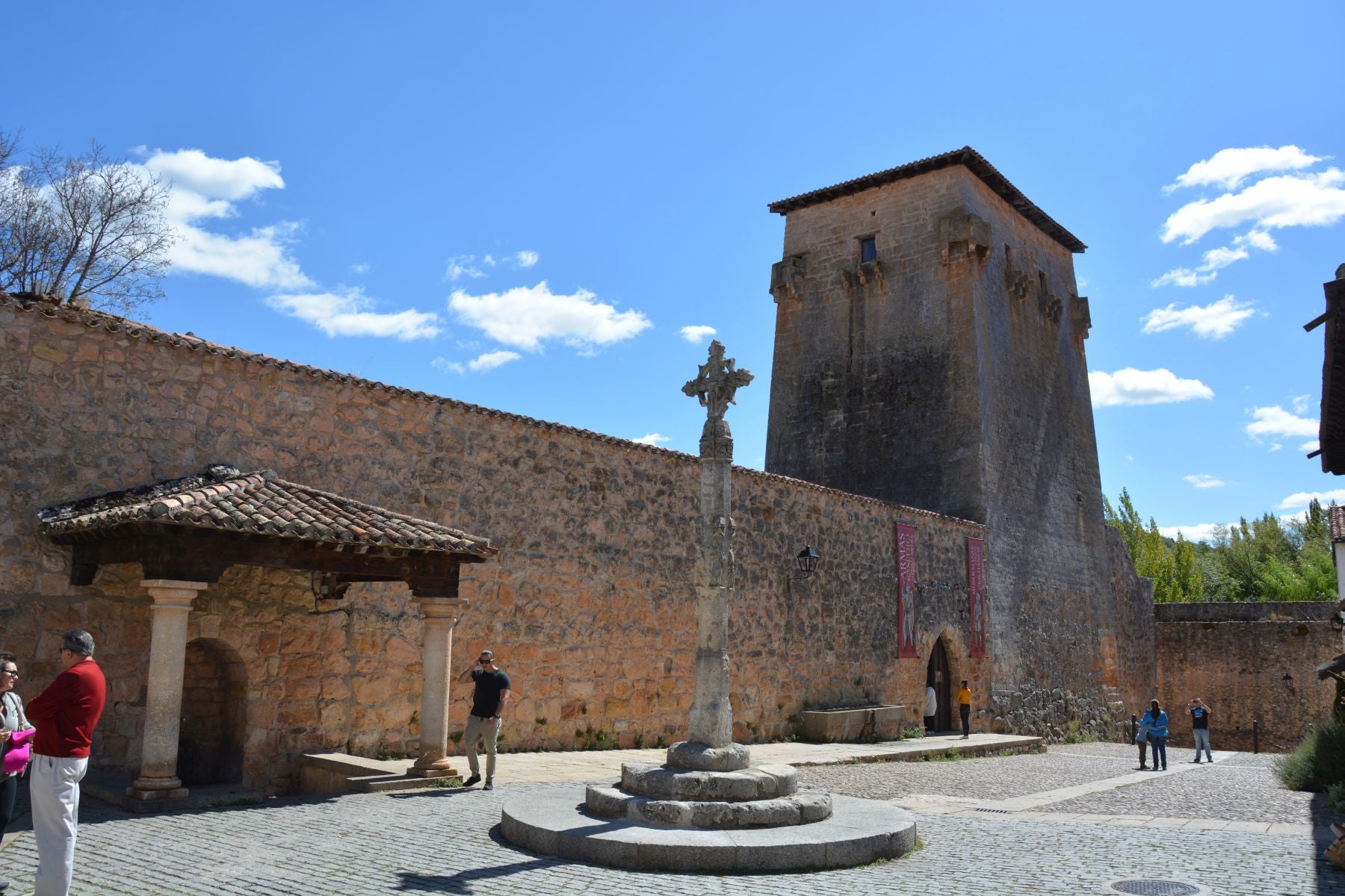 Torreón de Fernán González de Covarrubias. 