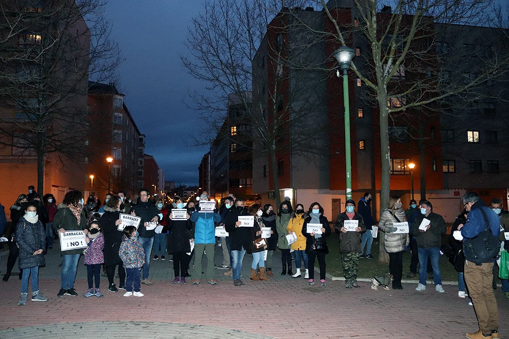 Fotos: Los vecinos de Fuentecillas protestan contra las barracas