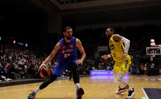 Mirotic sostiene al Barça frente a un gran UCAM Murcia