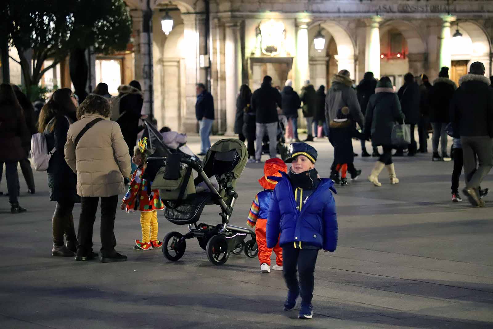 El pregón de Carnaval ha vuelto al balcón del Ayuntamiento.