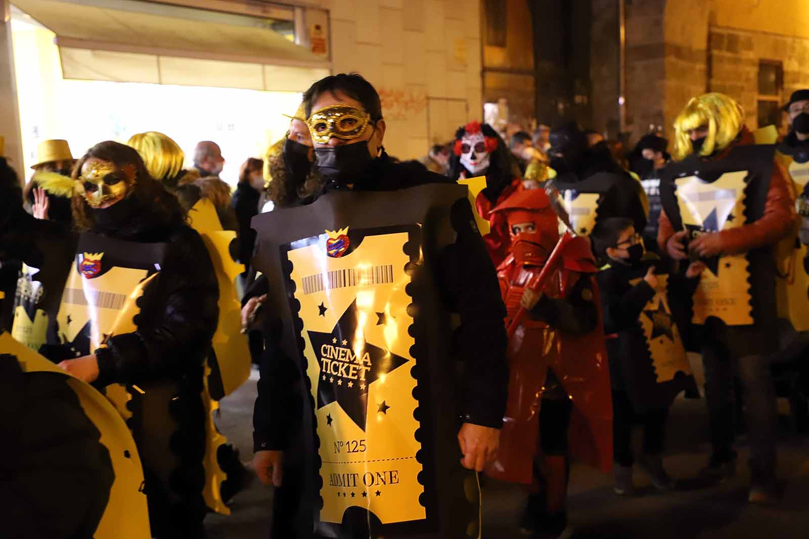 El genio de Aladín viaja en su alfombra