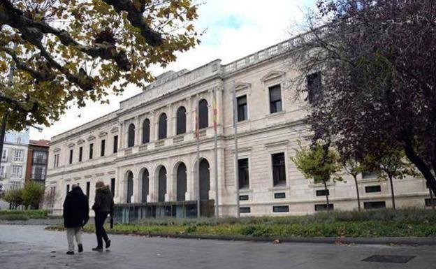 Piden seis años de cárcel a un varón por retención ilegal y acoso a un menor en Miranda