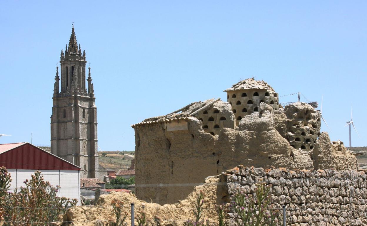 Un palomar en ruinas en Ampudia (PAlencia). 