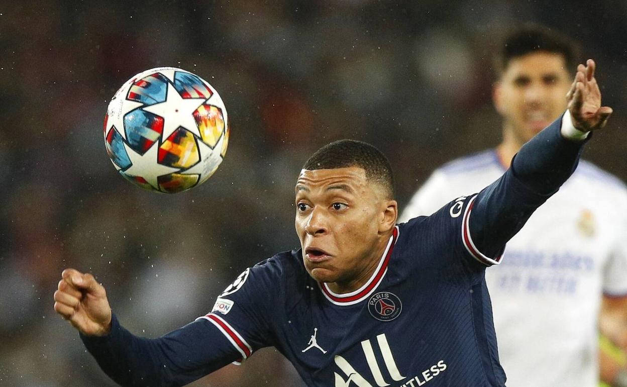 Kylian Mbappé, durante el partido de ida ante el Real Madrid. 