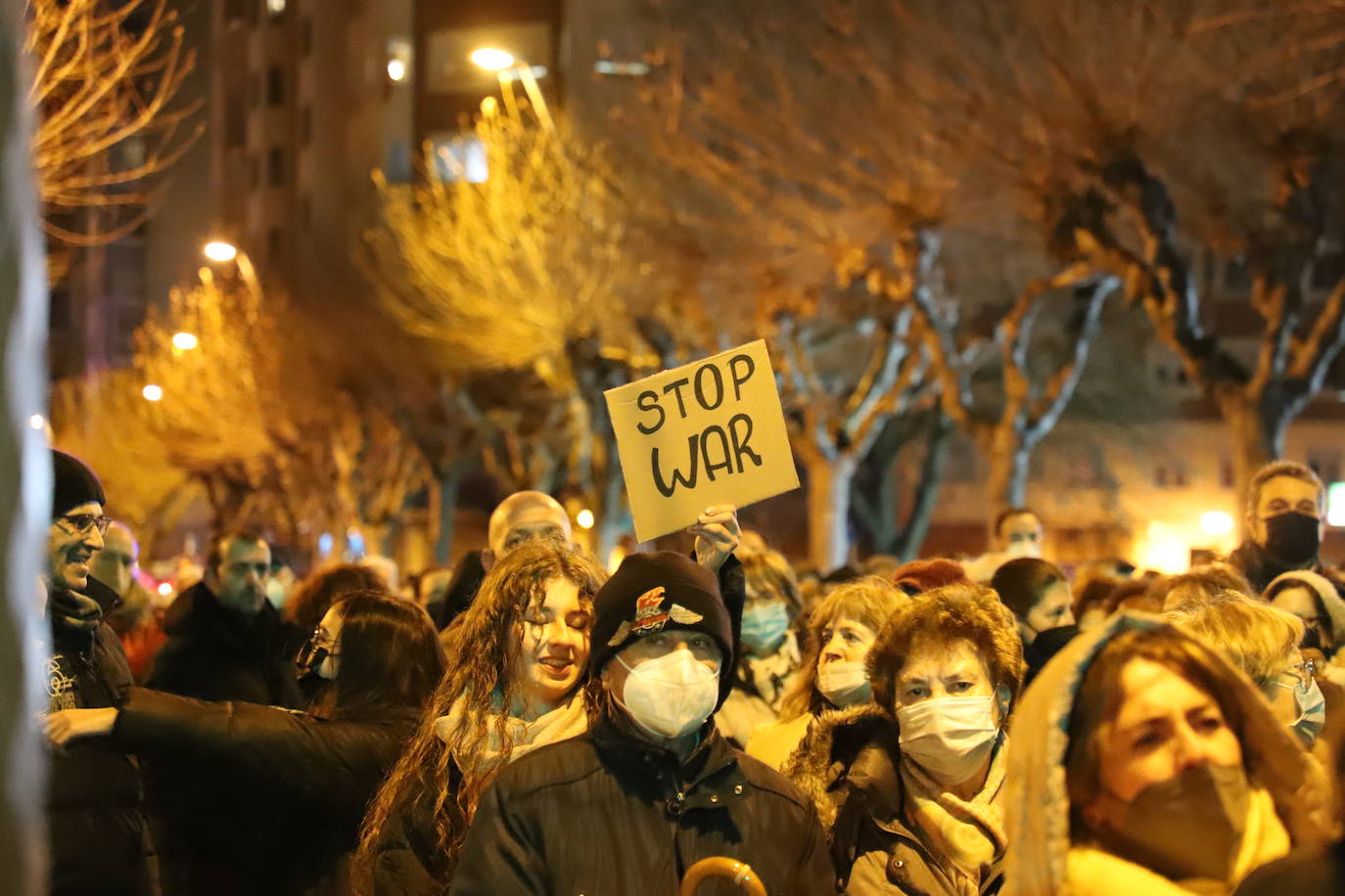 La comunidad ucraniana y los burgaleses, unidos en la manifestación por la paz en las calles de Burgos