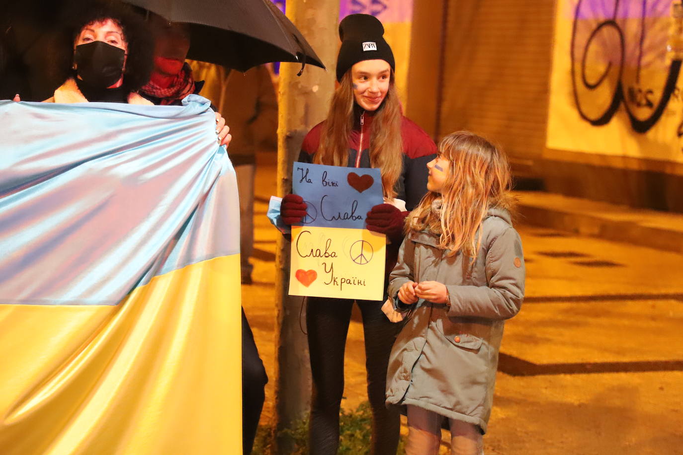 La comunidad ucraniana y los burgaleses, unidos en la manifestación por la paz en las calles de Burgos