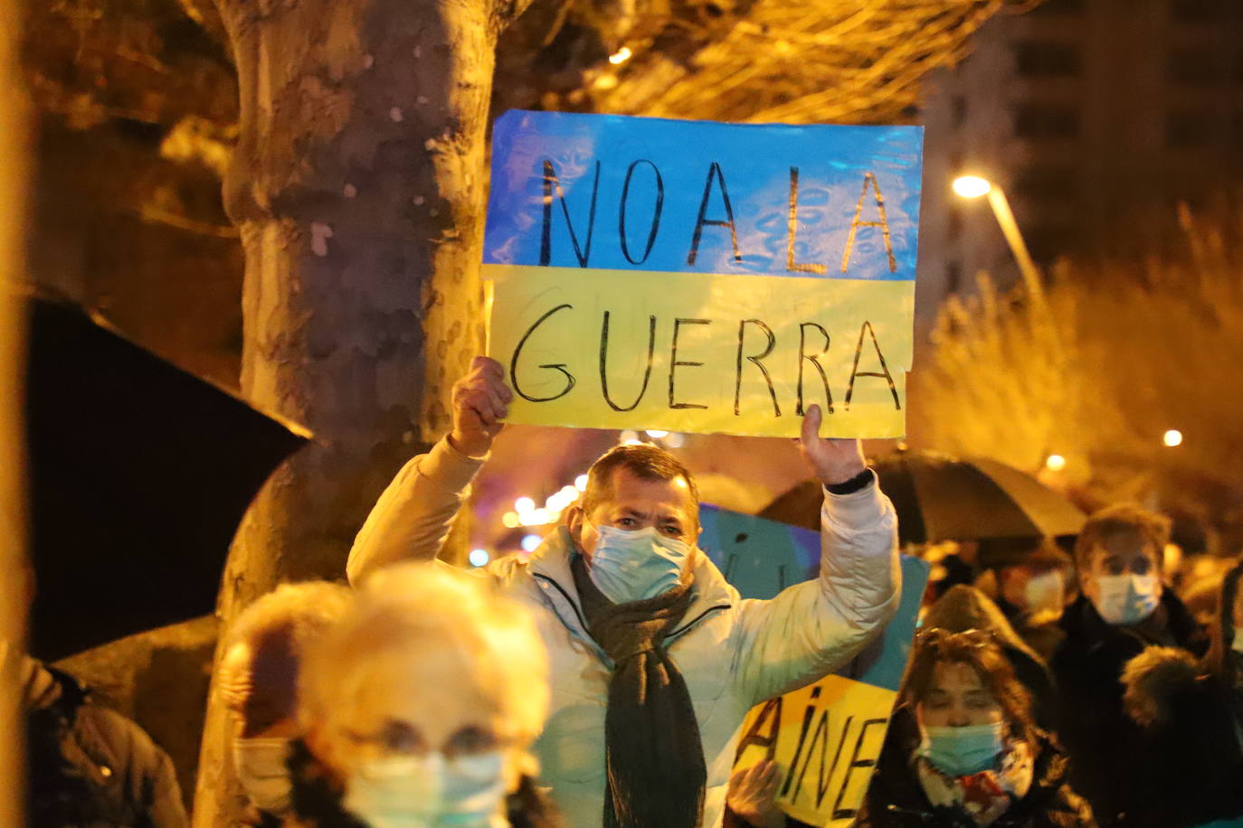 La comunidad ucraniana y los burgaleses, unidos en la manifestación por la paz en las calles de Burgos