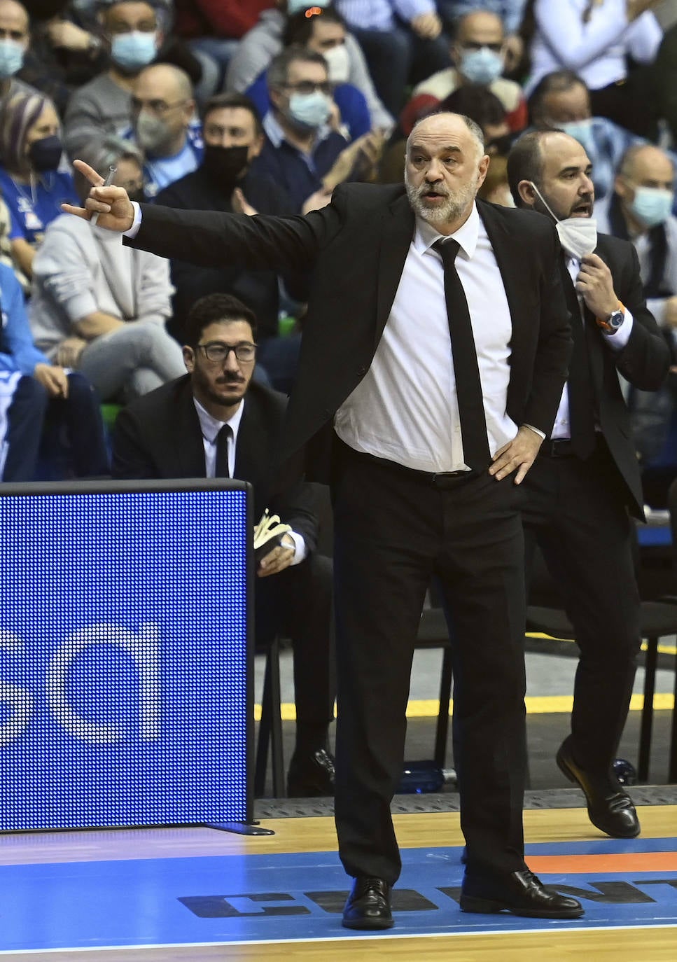 Imágenes del partido entre el Hereda San Pablo Burgos y el Real Madrid disputado en el Coliseum