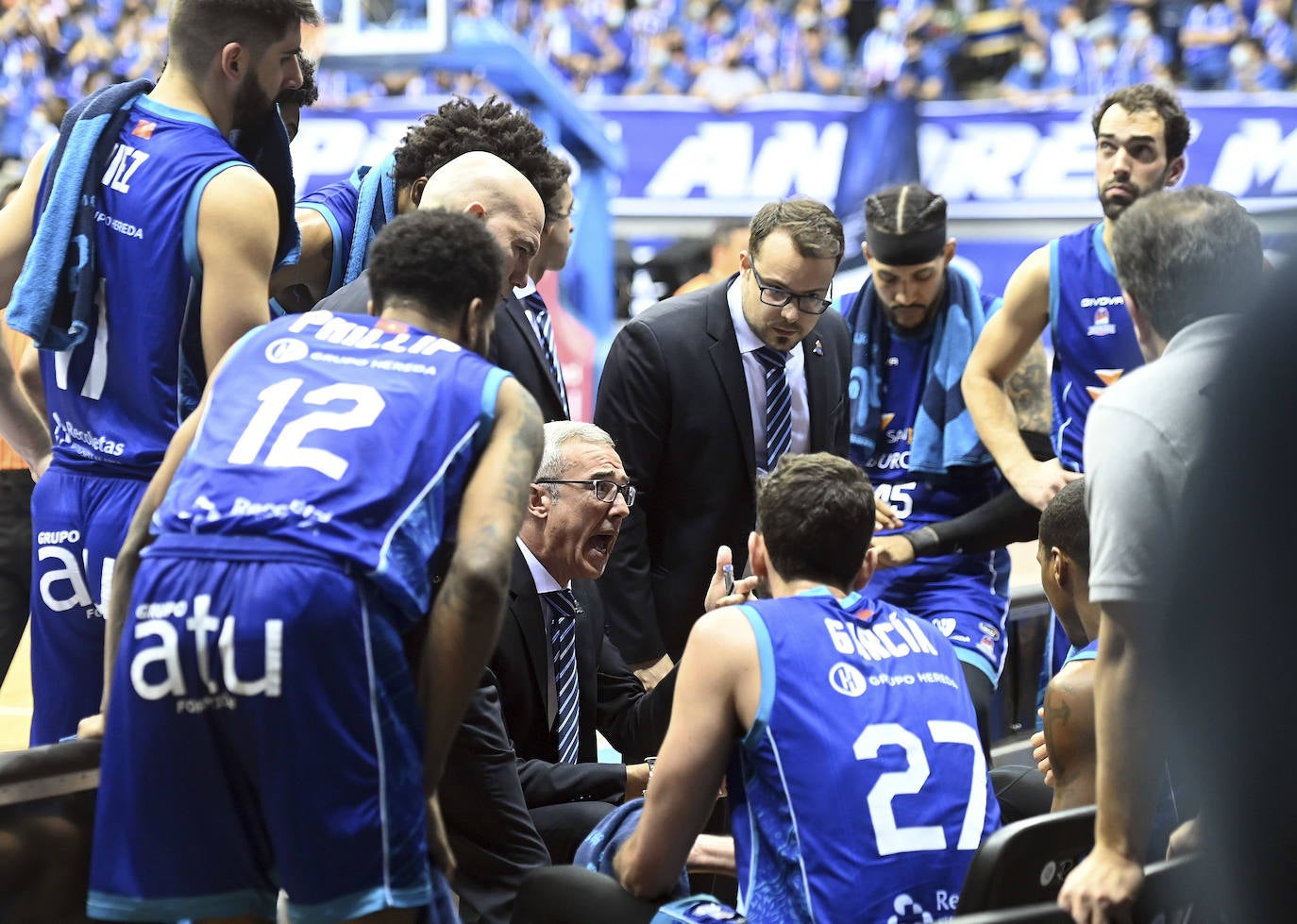 Imágenes del partido entre el Hereda San Pablo Burgos y el Real Madrid disputado en el Coliseum