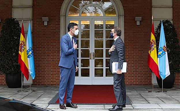 Sánchez y Feijóo se ven hoy con el desafío de gestionar la guerra en plena brecha por Vox