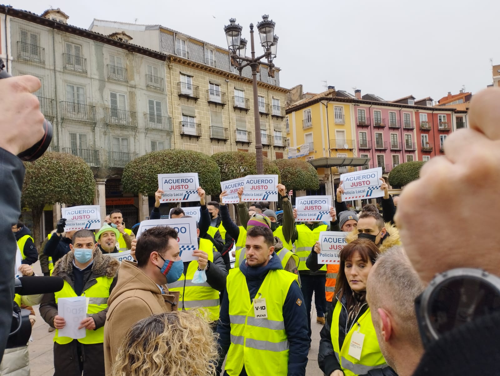 Fotos: Imágenes de la protesta de Policía Local en pleno del Ayuntamiento de Burgos