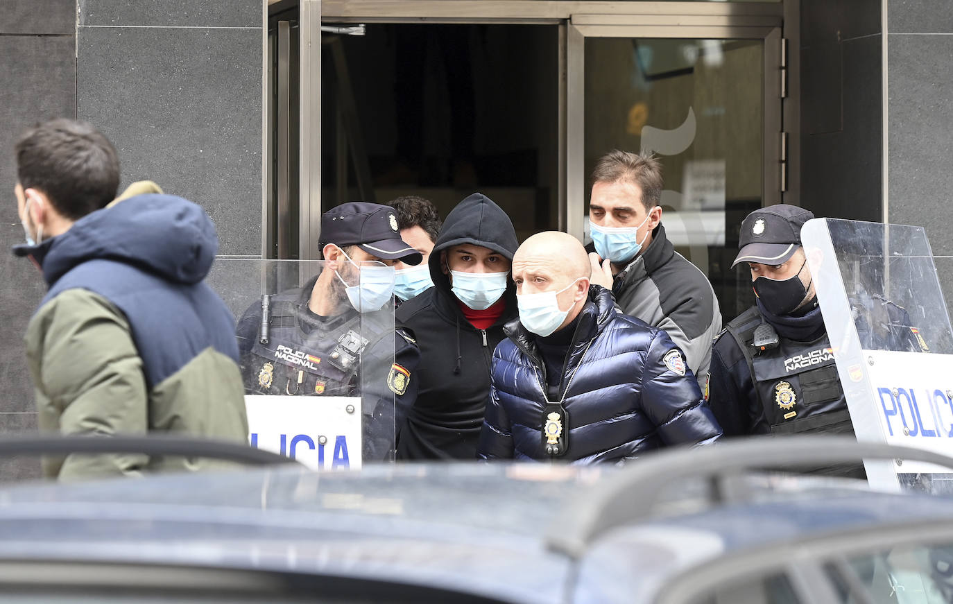 Fotos: Detenidos dos jovenes por un apuñalamiento mortal en Gamonal