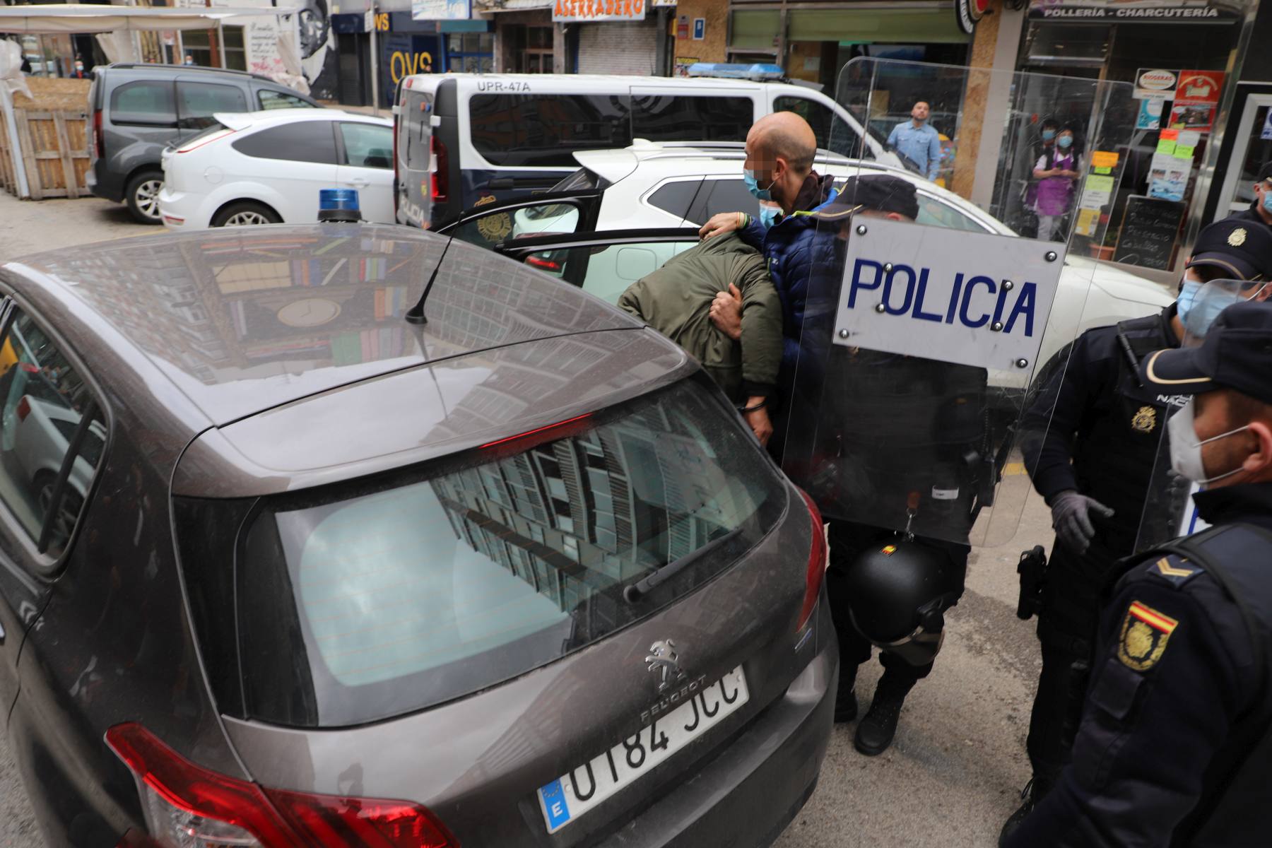 Fotos: Detenidos dos jovenes por un apuñalamiento mortal en Gamonal