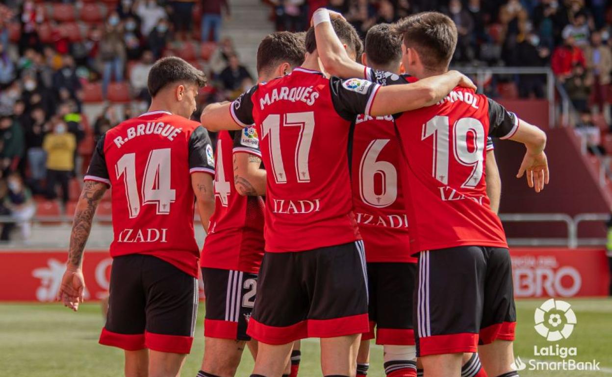 Un excelente Mirandés devora a la Ponferradina en Anduva