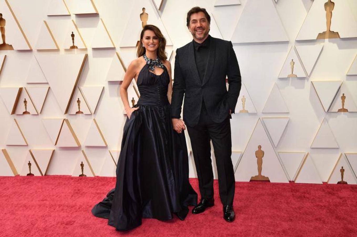 Penélope Cruz, con un vestido de Chanel, y Javier Bardem. 