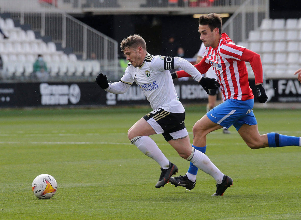 Imágenes del encuentro de la jornada 34 entre el Burgos CF y el Sporting de Gijón disputado en El Plantío