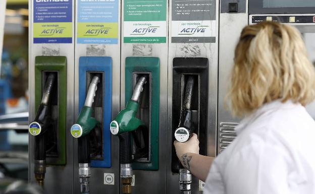 Operación salida: arranca la Semana Santa con las gasolinas más caras de la historia