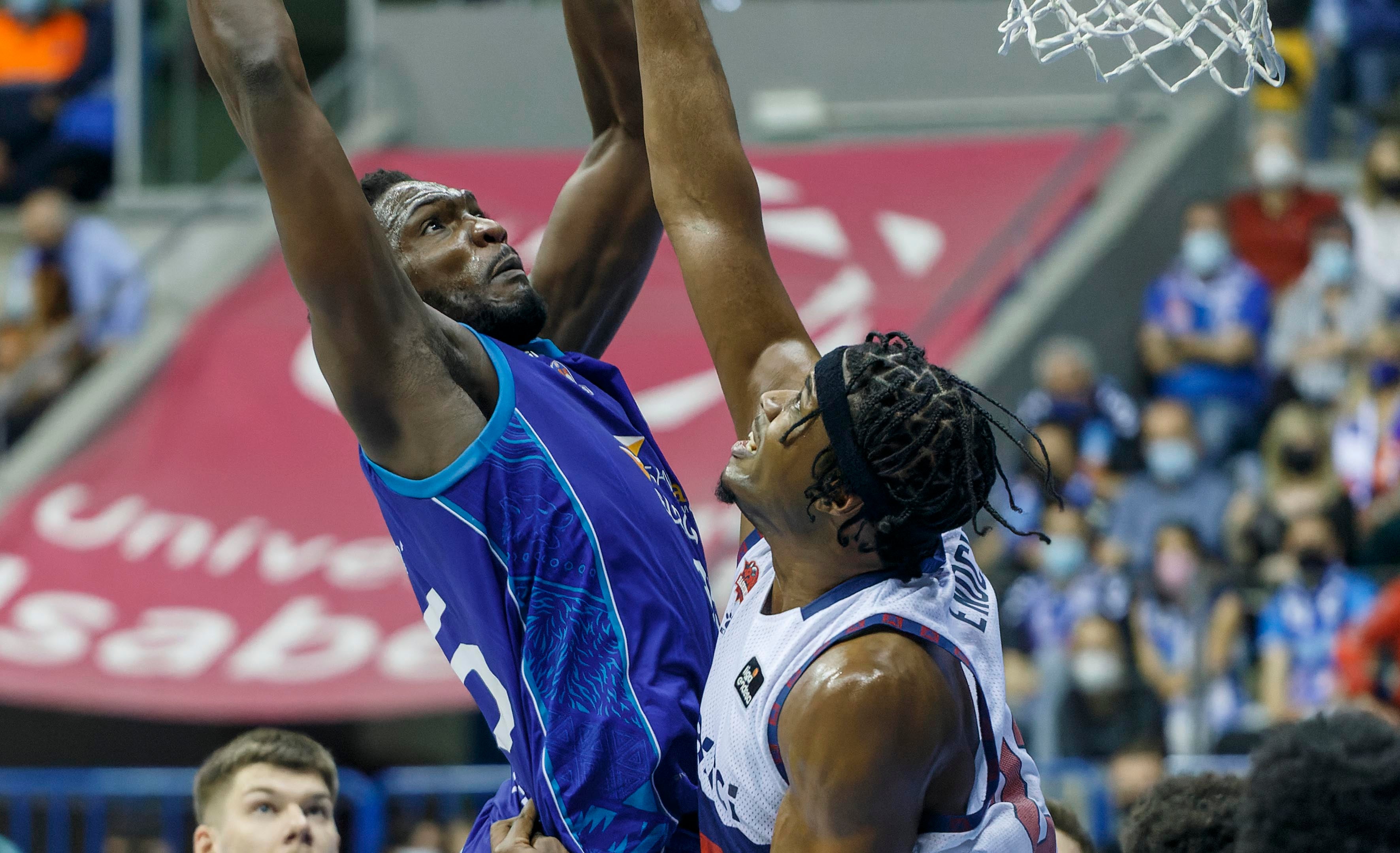 Fotos: El San Pablo no puede con Baskonia