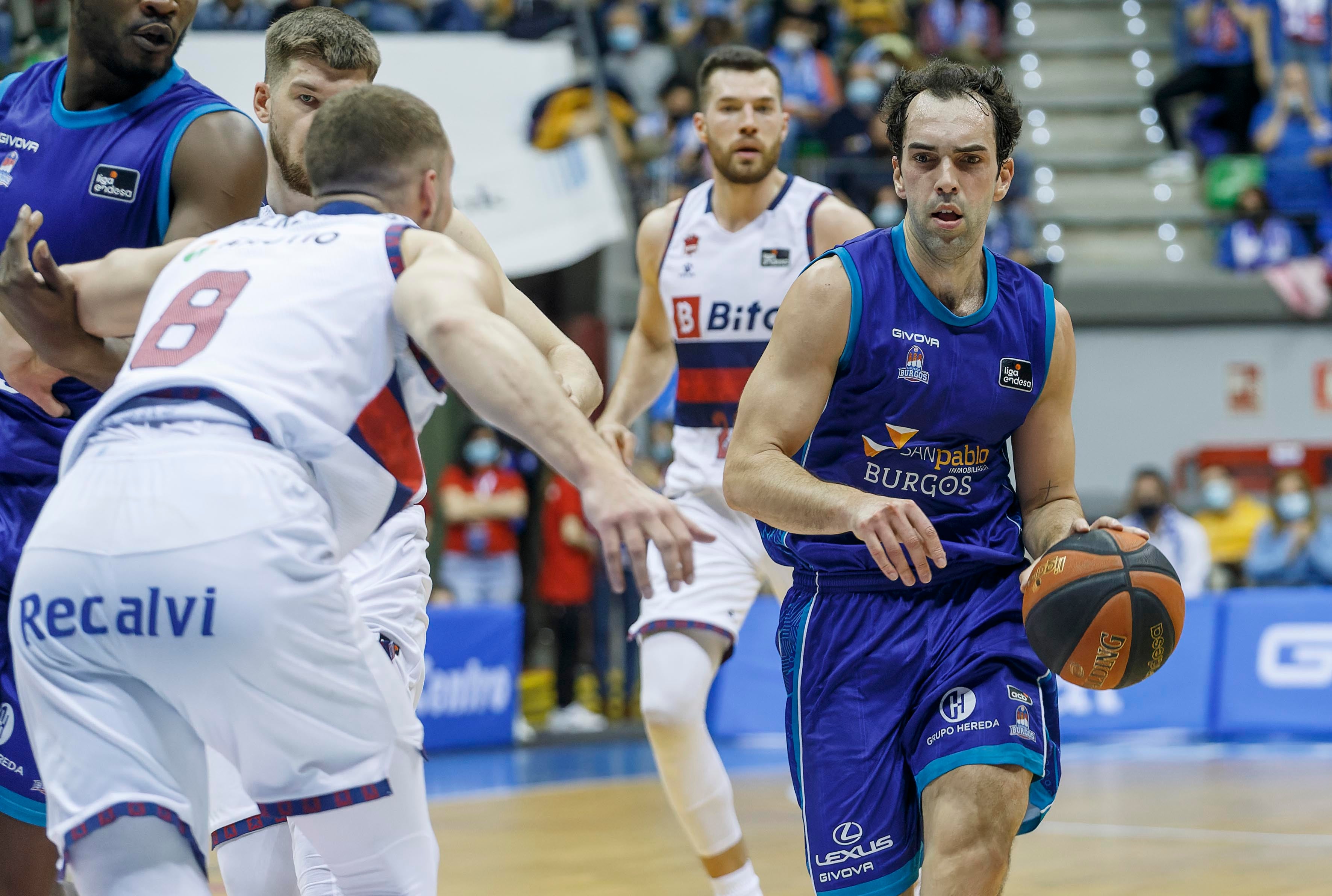 Fotos: El San Pablo no puede con Baskonia