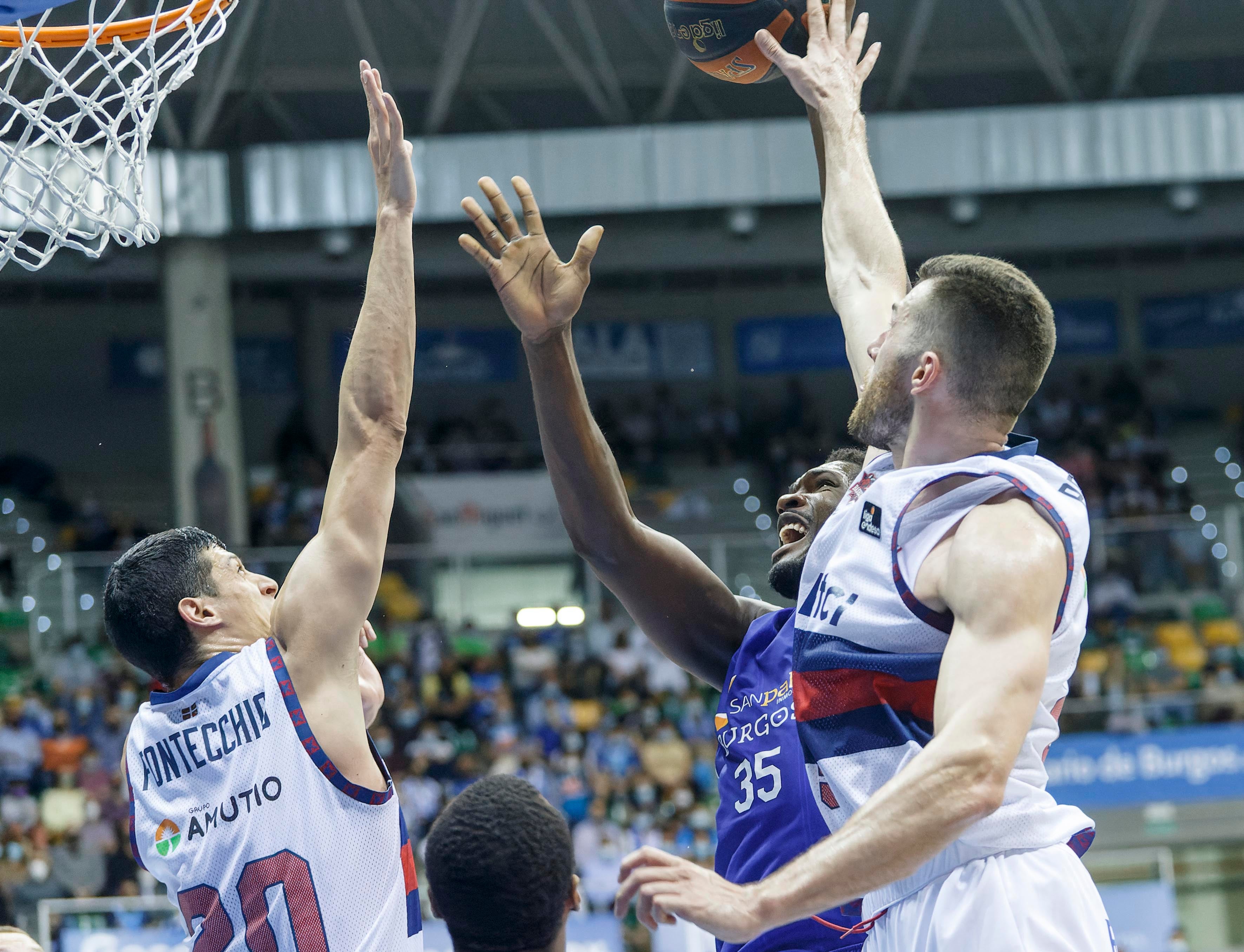 Fotos: El San Pablo no puede con Baskonia