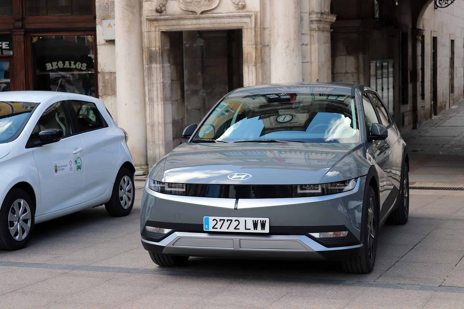 Fotos: El Ayuntamiento de Burgos estrena coches eléctricos