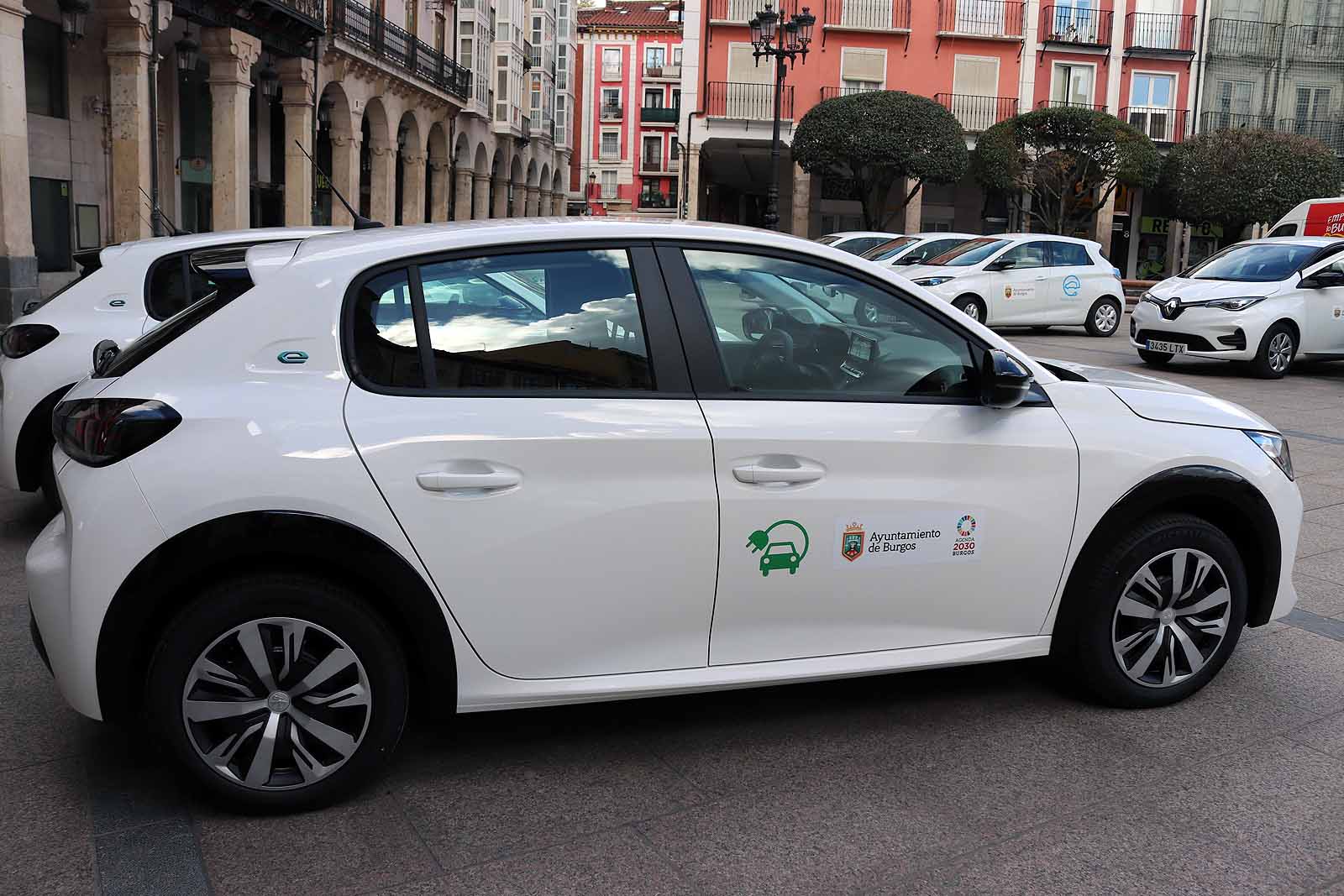 Fotos: El Ayuntamiento de Burgos estrena coches eléctricos