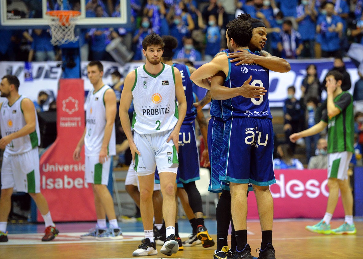 Fotos: El San Pablo suma un triunfo balsámico