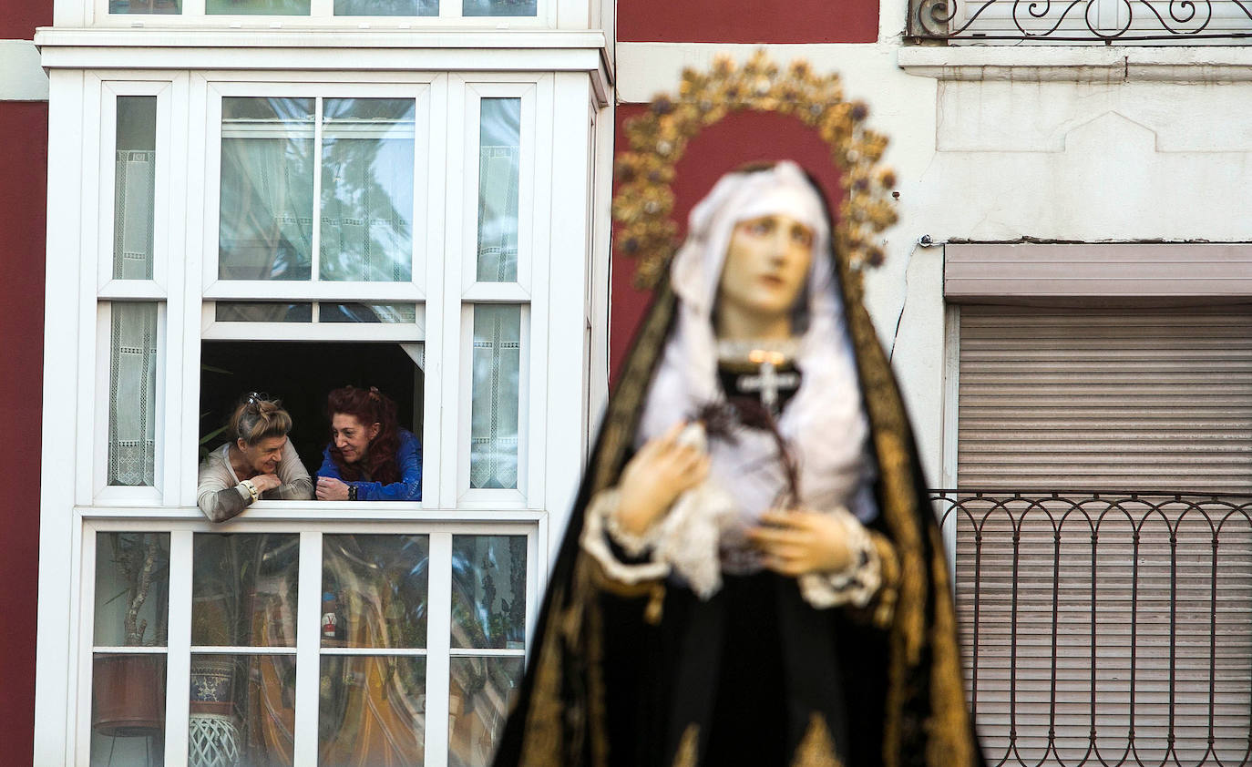 Fotos: La Soledad recorre el centro de Burgos