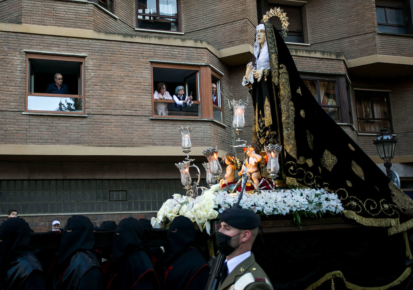 Fotos: La Soledad recorre el centro de Burgos