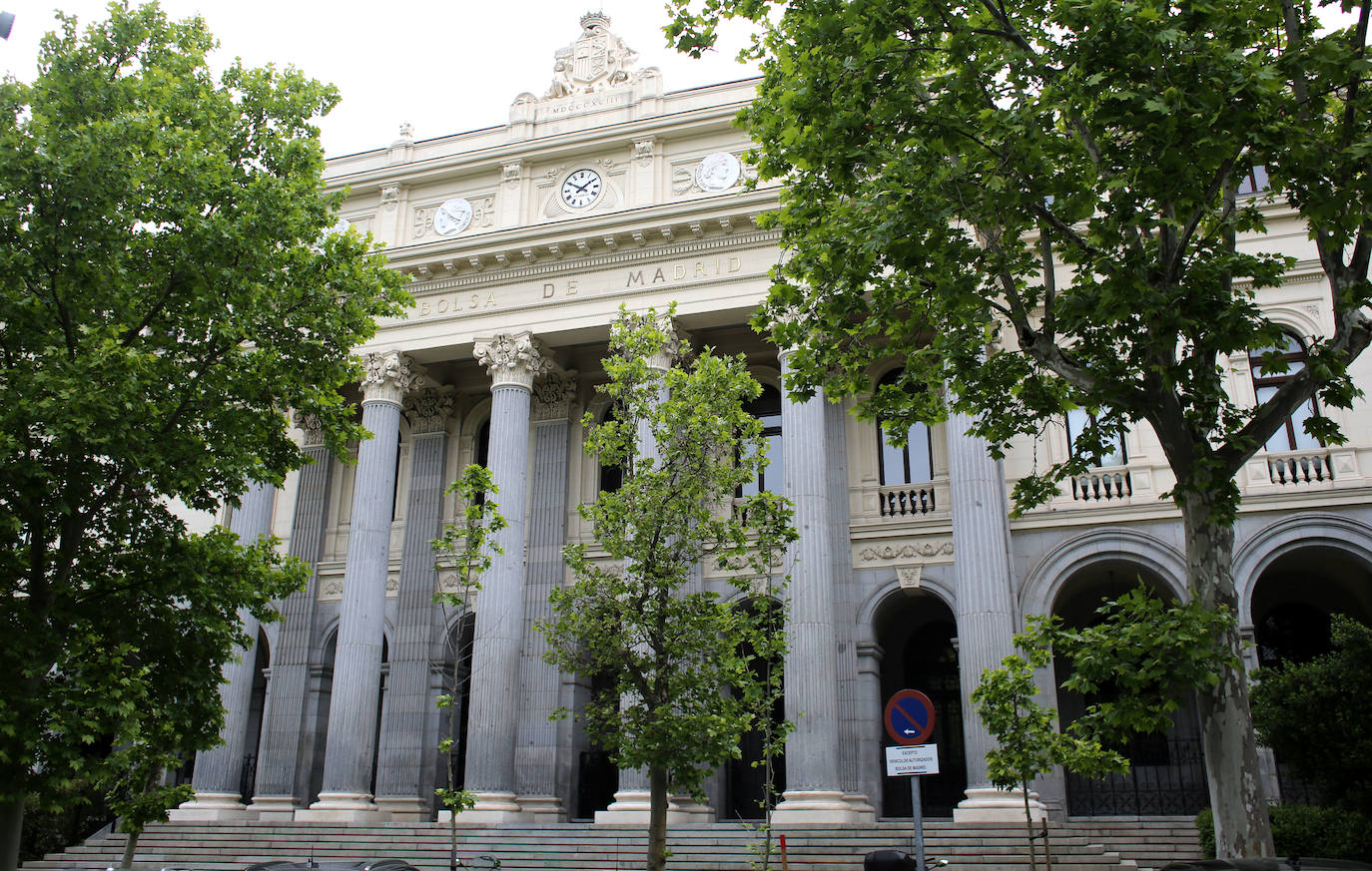 Fachada de la Bolsa de Madrid. 