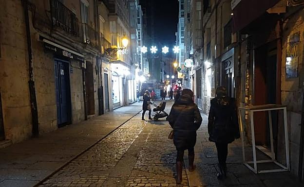 Interponen dos denuncias a un bar de la calle San Juan por incumplir con el horario y por ruidos