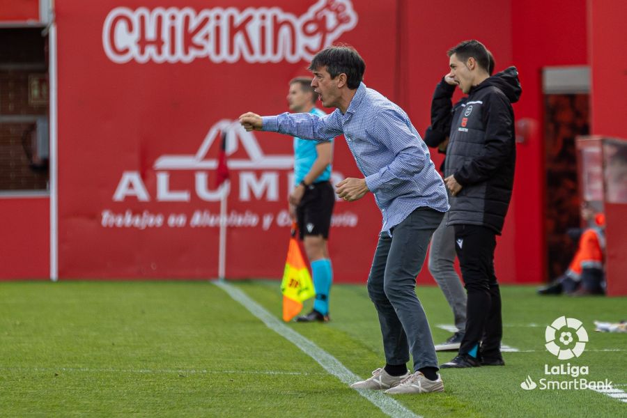 Fotos: El Mirandés cae ante el Real Valladolid en Anduva