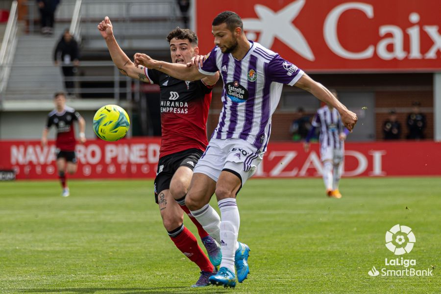 Fotos: El Mirandés cae ante el Real Valladolid en Anduva