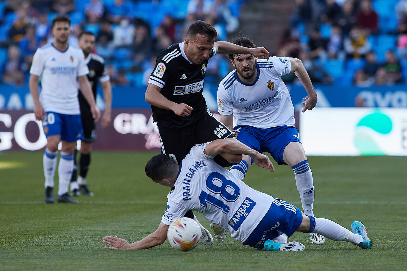 Fotos: Sin goles en La Romareda