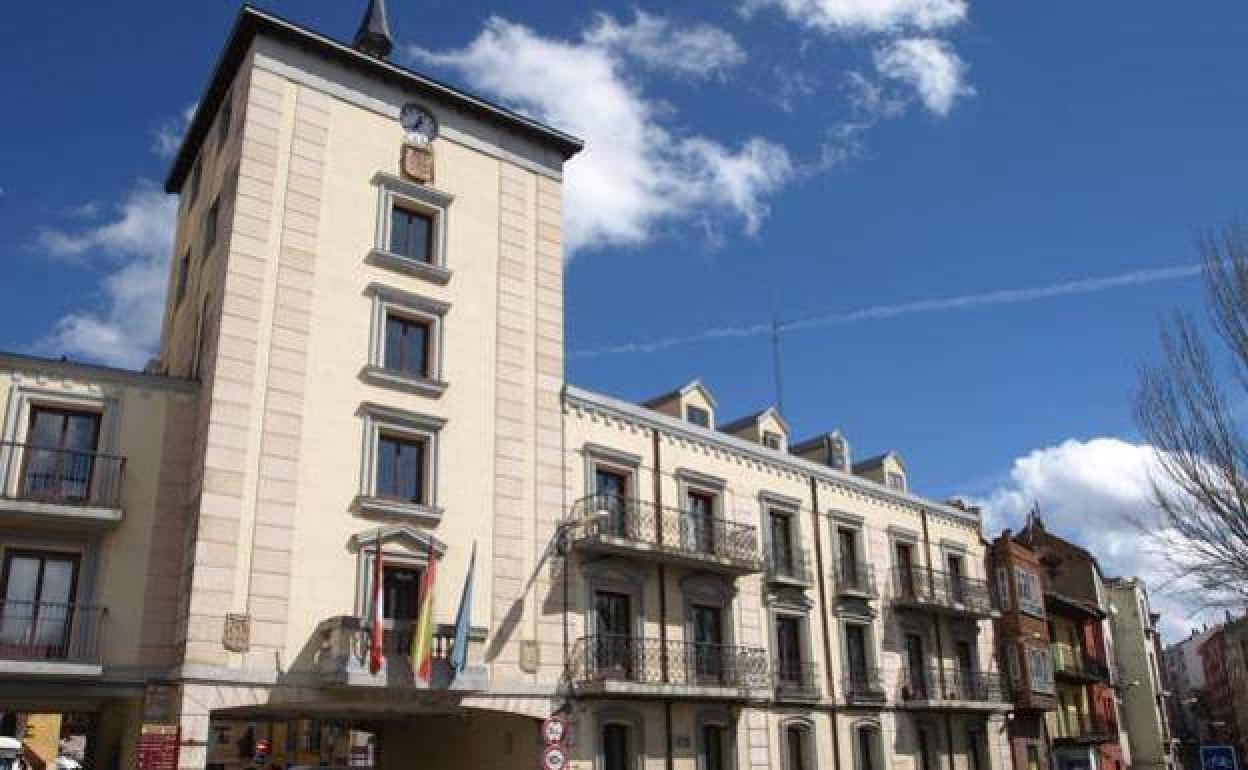 Fachada del Ayuntamiento de Aranda de Duero.