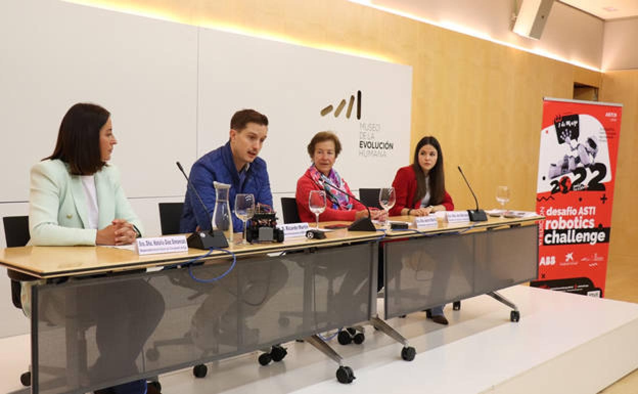 Presentación del desafío 'Asti Robotics Challenge'. 