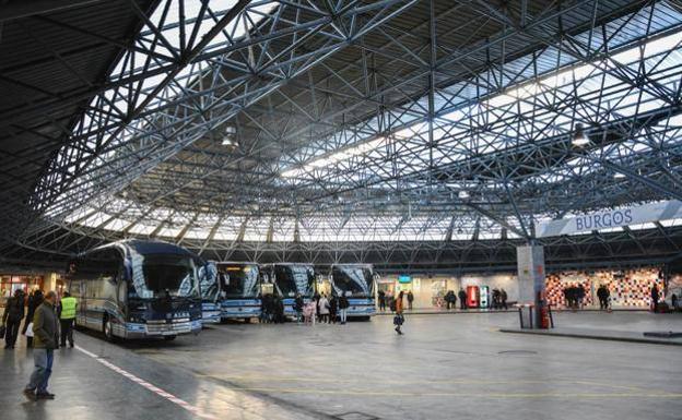 Detenidos tres varones por robar y golpear a un vecino en la estación de autobuses de Burgos