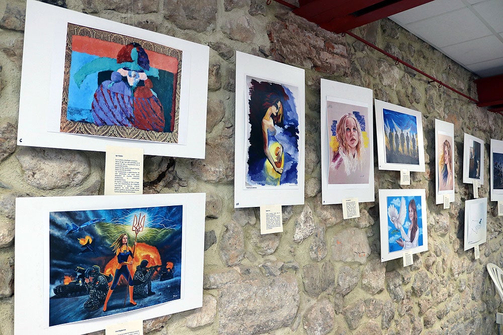 Fotos: Artistas ucranianos muestran sus creaciones en Burgos