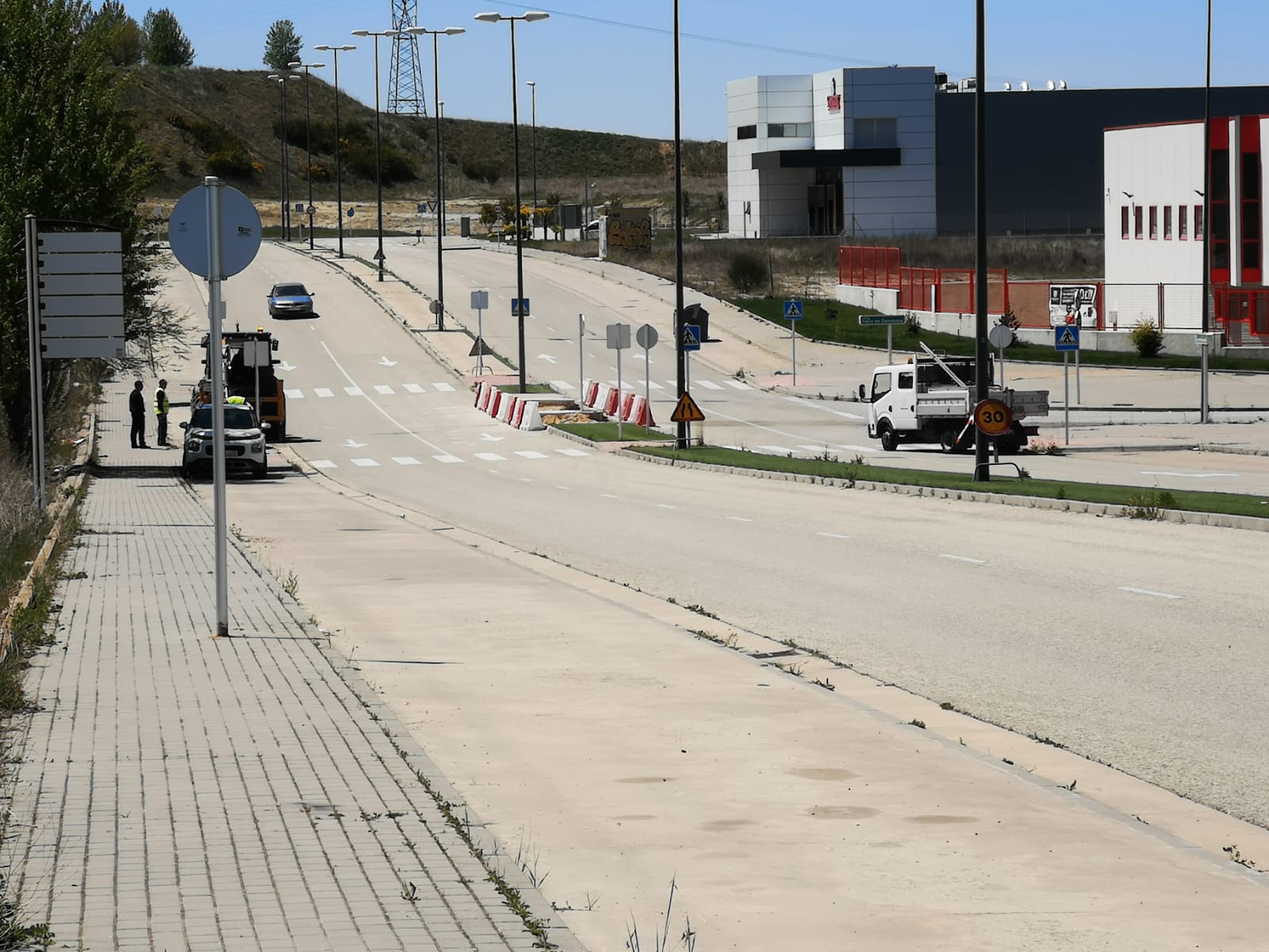 Fotos: Malestar de los vecinos de Villatoro por el deterioro de los espacios verdes