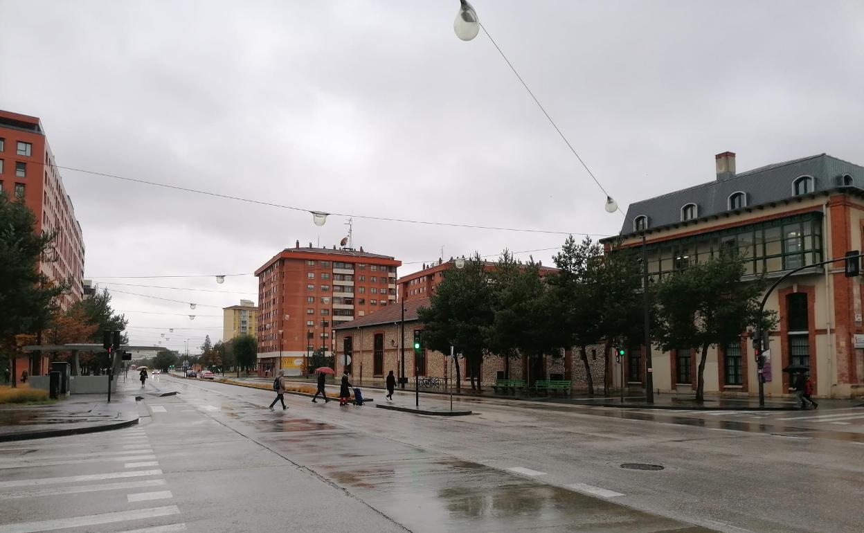 El PMUS plantea habilitar giros a la izquierda en el cruce con la calle Madrid.