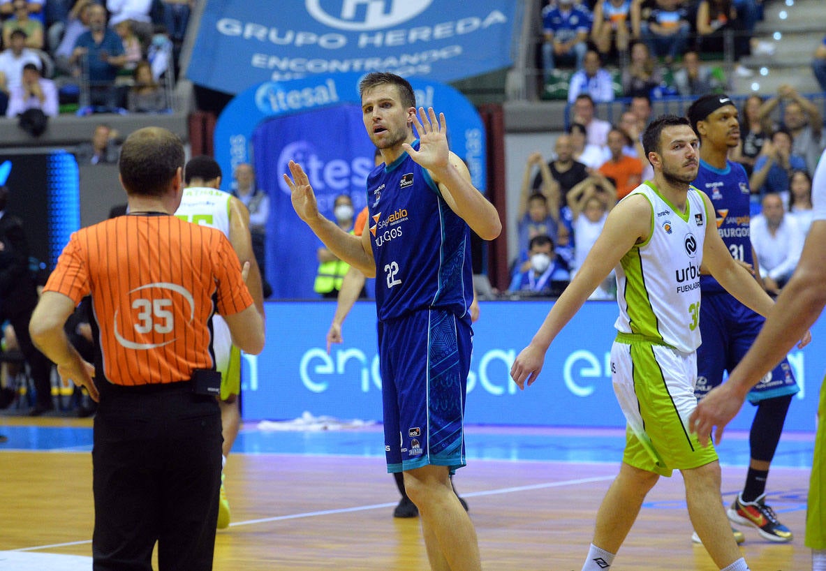 Imágenes del encuentro entre el San Pablo Burgos y el Fuenlabrada en el Coliseum