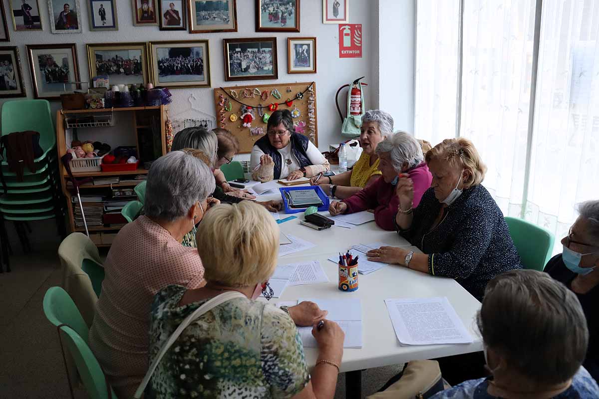 Fotos: Apoyo, cuidados, compañía y actividad: las Abuelas de Gamonal muestran sus ventajas