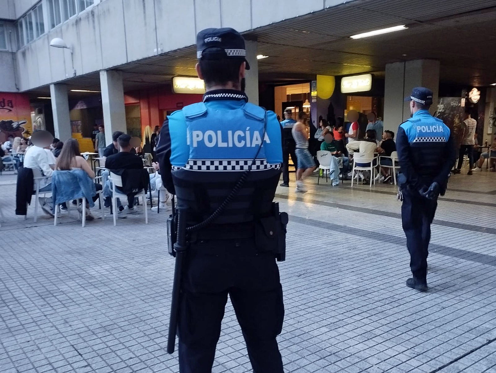 Fotos: Una noche de viernes de patrulla con la Policía Local de Burgos