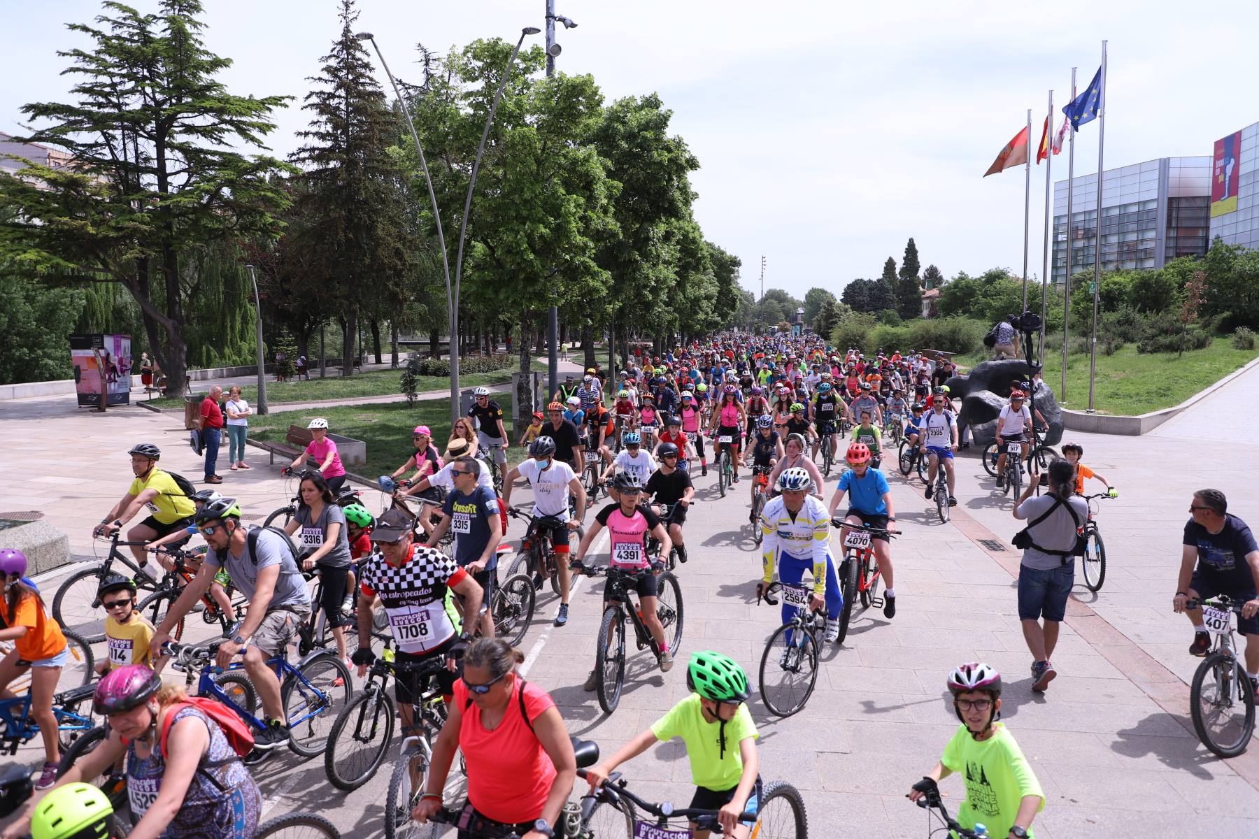 Fotos: Miles de ciclistas toman las calles de Burgos