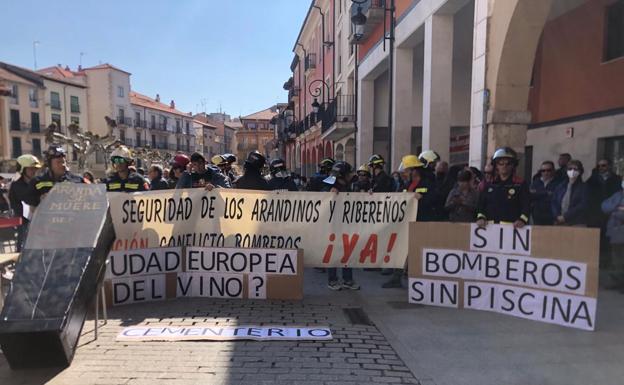 Los bomberos de Aranda denuncian que la situación de 'acoso' ha provocado un 12% de bajas