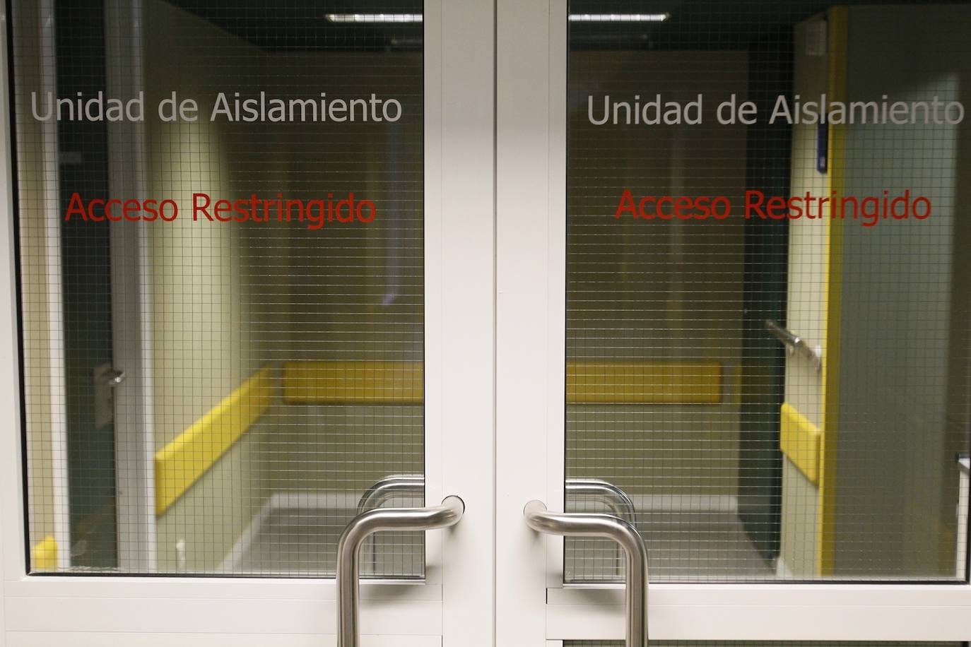 Acceso a un área de acceso restrigido.