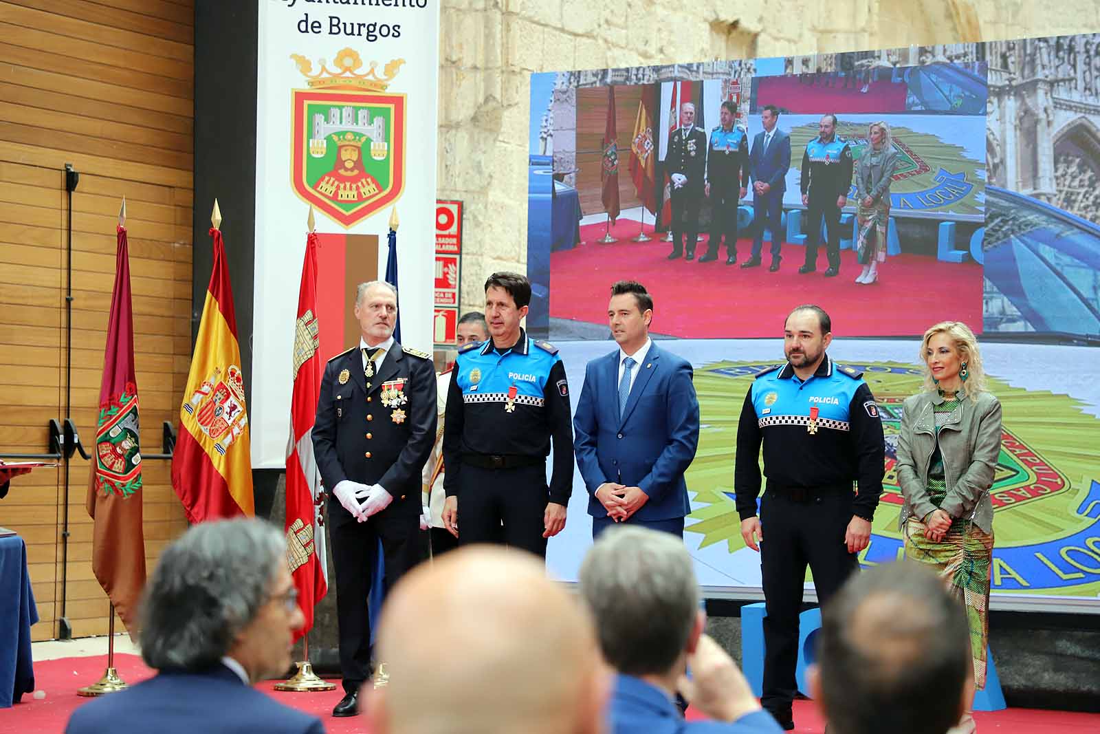 Fotos: La Policía Local de Burgos entrega sus disticiones