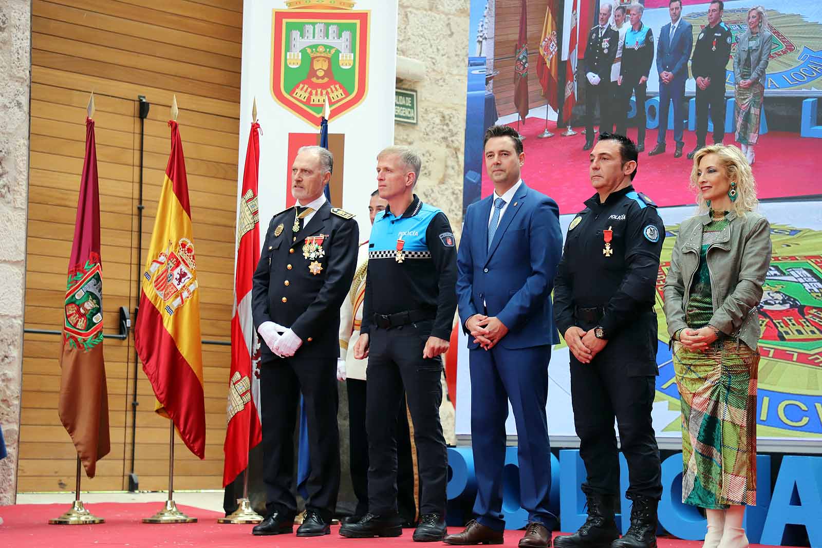 Fotos: La Policía Local de Burgos entrega sus disticiones