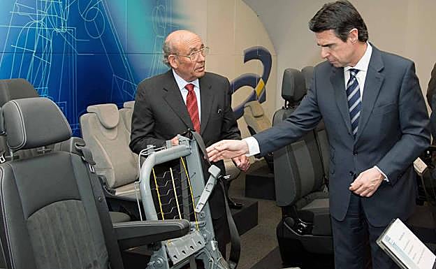 Mañueco: «la fuerza del sector del automóvil se debe a empresarios como José Antolín»